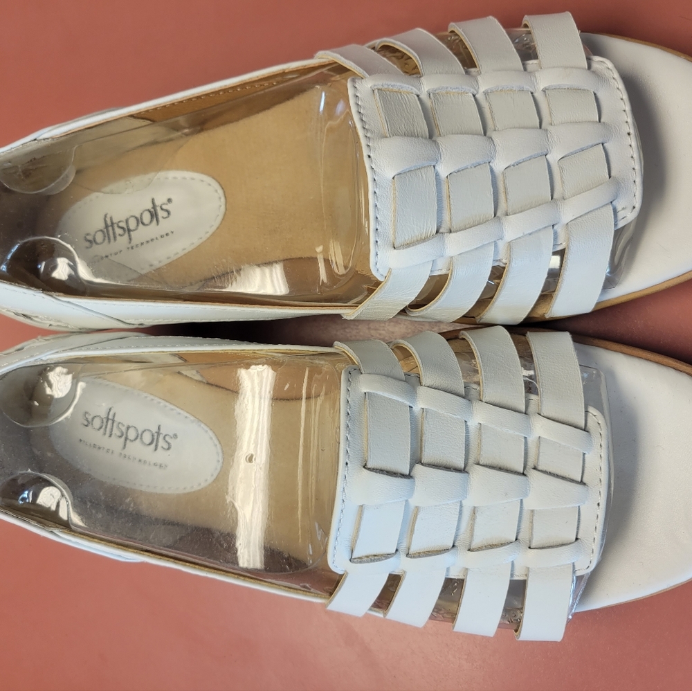 New womens white leather sandals 7 1/2M